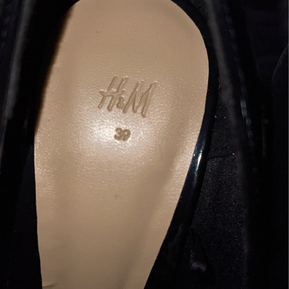 Pointy toe shiny pump - Picture 3 of 3